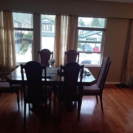 Green&White House Appartement Coquitlam Buitenkant foto