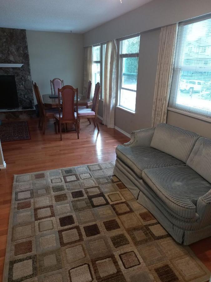 Green&White House Appartement Coquitlam Buitenkant foto