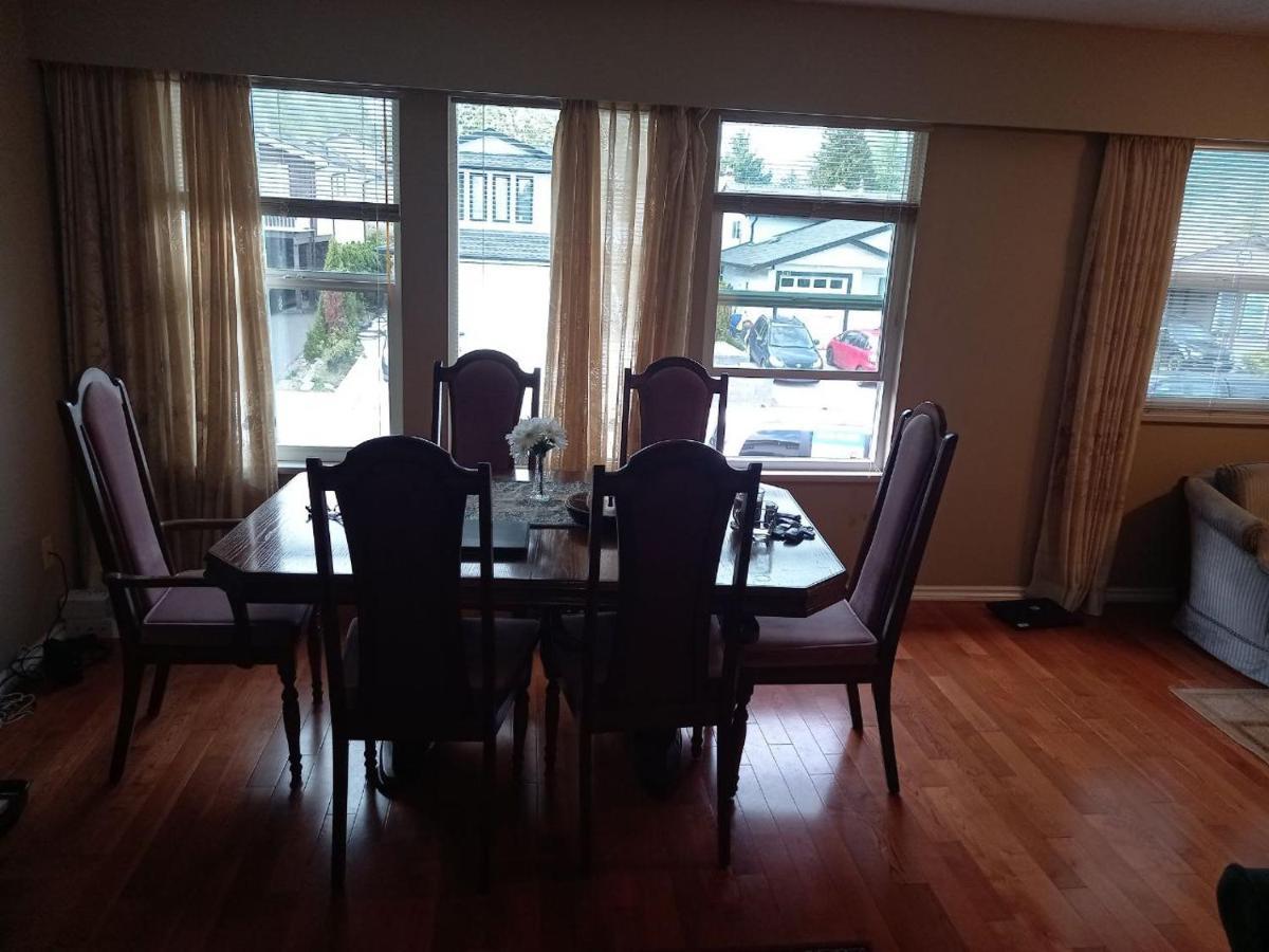 Green&White House Appartement Coquitlam Buitenkant foto