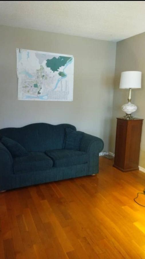 Green&White House Appartement Coquitlam Buitenkant foto