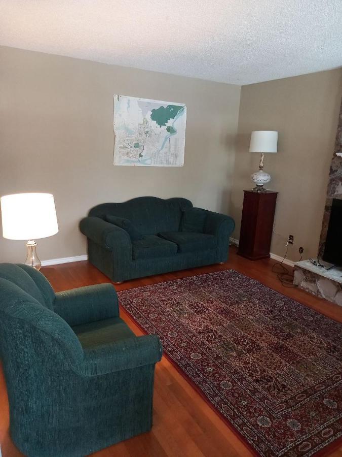 Green&White House Appartement Coquitlam Buitenkant foto